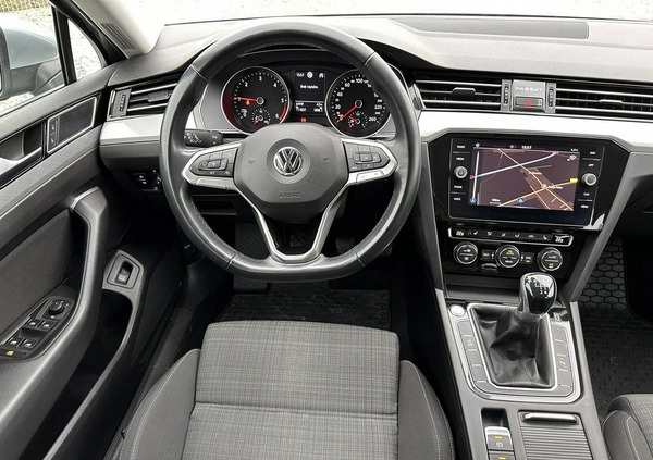 Volkswagen Passat cena 79900 przebieg: 111800, rok produkcji 2020 z Wojkowice małe 379